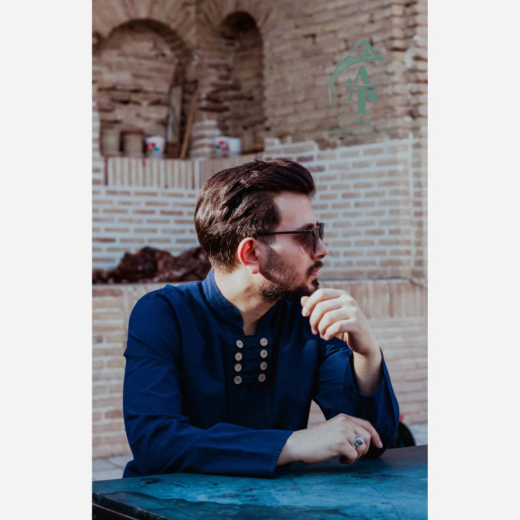 پیراهن مردانه الیاف طبیعی مدل هشت دکمه رنگ سرمه ای
