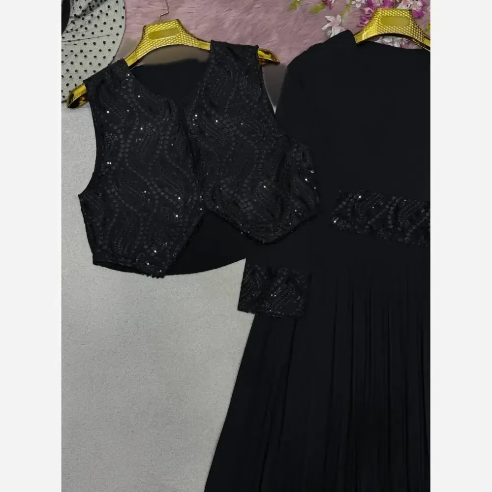 ست سه تیکه هلما پیراهن کرپ بوگاتی جلیقه پولک دوزی فری سایز 38 تا 46